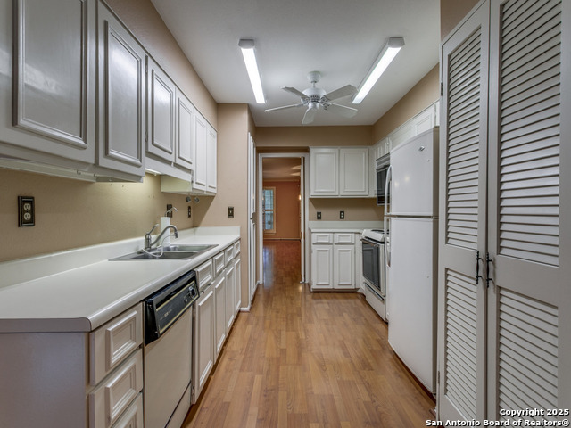 Image 16 of 25 For 7815 Broadway  408d