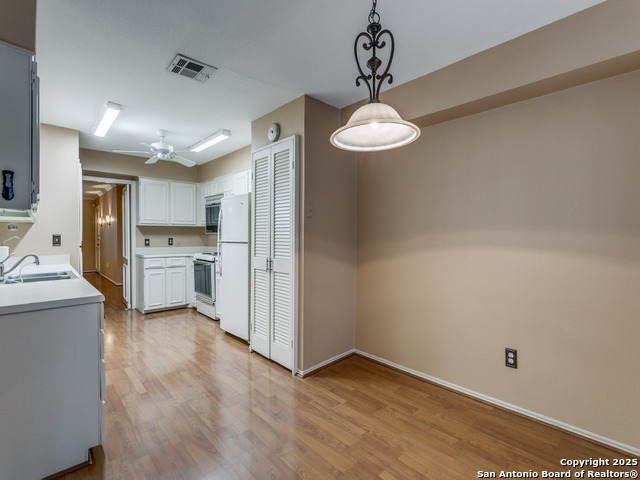 Image 19 of 25 For 7815 Broadway  408d