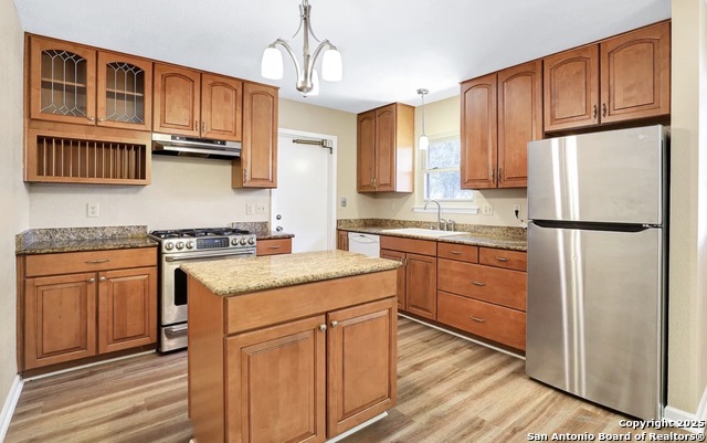 Image 7 of 10 For 6719 Spring Rose