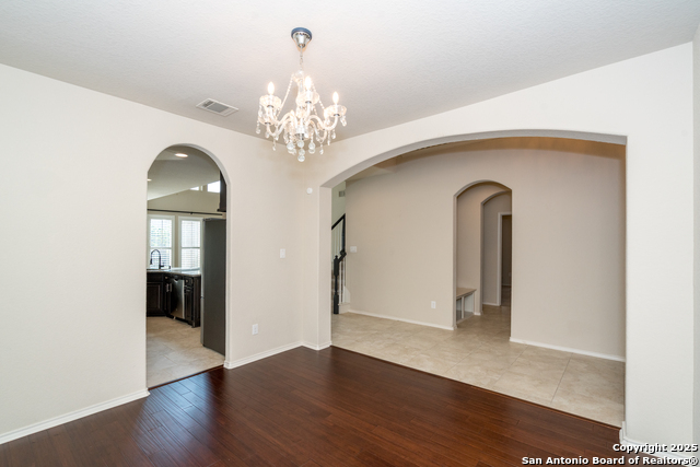 Listing photo id 9 for 9142 Yearling St