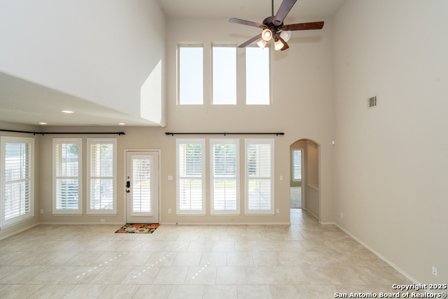 Listing photo id 20 for 9142 Yearling St