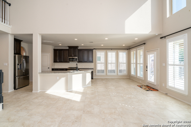 Listing photo id 22 for 9142 Yearling St