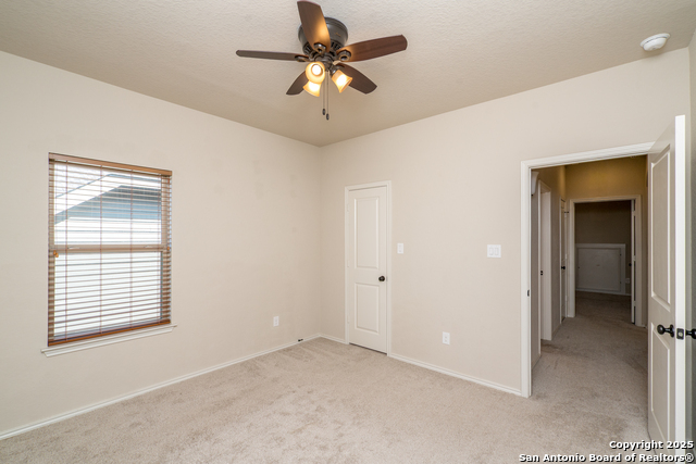 Listing photo id 26 for 9142 Yearling St