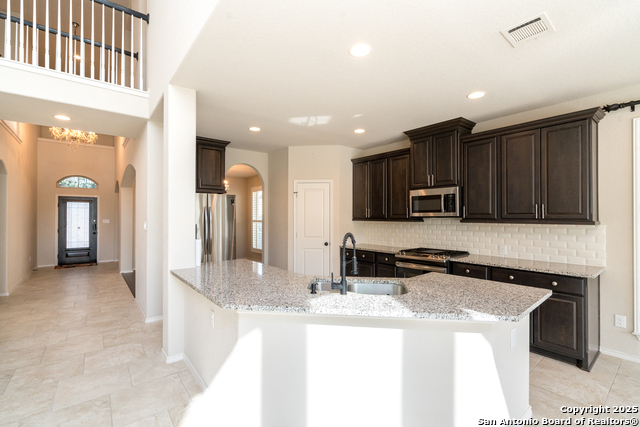 Listing photo id 32 for 9142 Yearling St