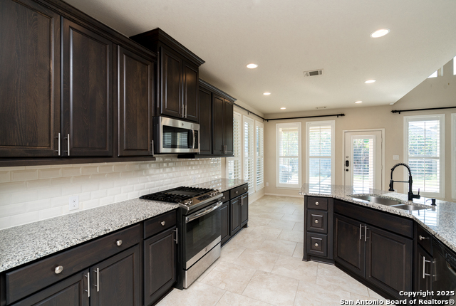 Listing photo id 34 for 9142 Yearling St