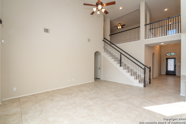 Listing photo id 38 for 9142 Yearling St