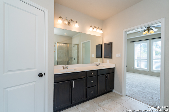 Listing photo id 50 for 9142 Yearling St