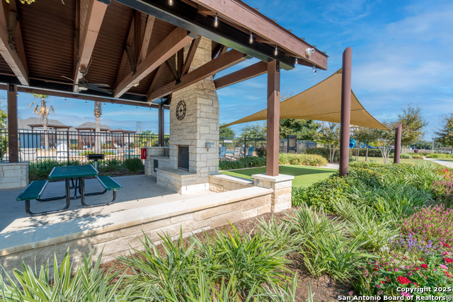 Listing photo id 57 for 9142 Yearling St