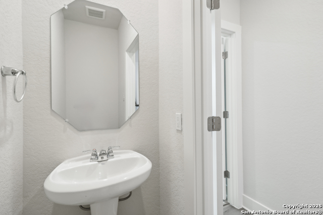 Image 13 of 31 For 11590 Cottage Point