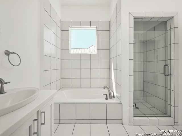 Image 13 of 31 For 400 Guenther Street E 1203