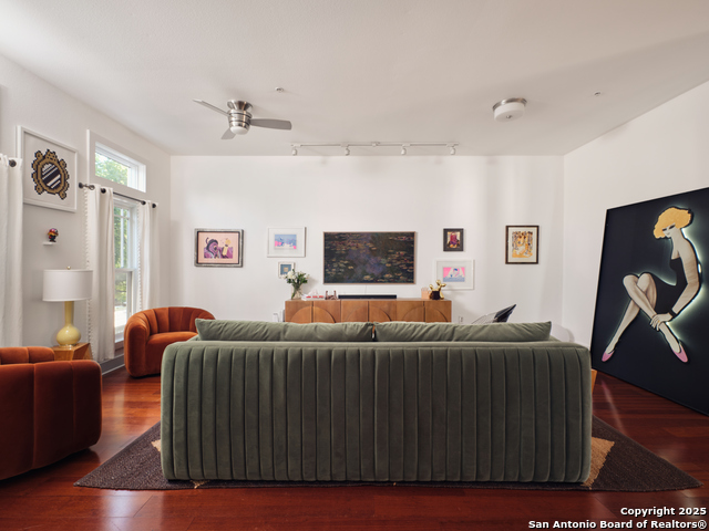 Image 2 of 31 For 400 Guenther Street E 1203