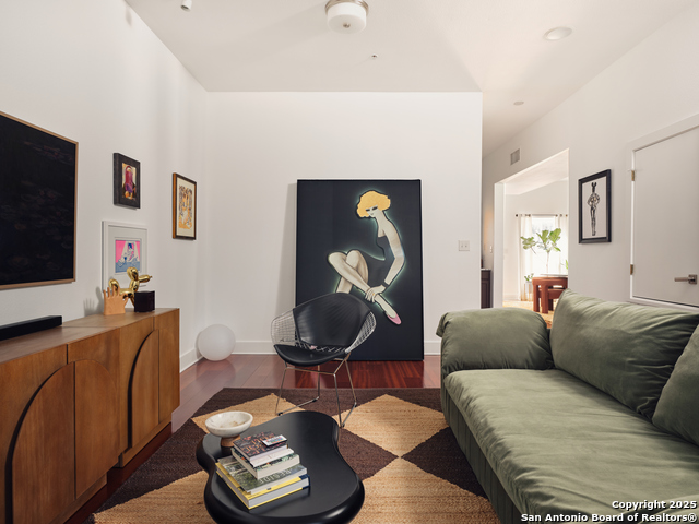 Image 3 of 31 For 400 Guenther Street E 1203