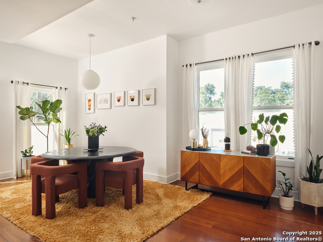 Image 5 of 31 For 400 Guenther Street E 1203