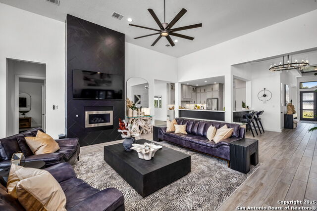 Listing photo id 13 for 1408 Corkscrew