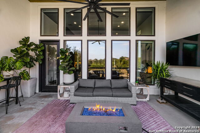 Listing photo id 28 for 1408 Corkscrew