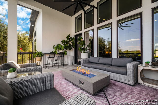 Listing photo id 29 for 1408 Corkscrew