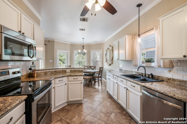 Image 10 of 28 For 20610 View Mdw