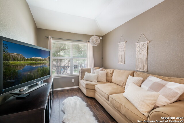 Image 17 of 28 For 20610 View Mdw