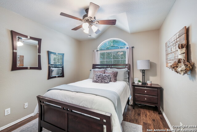 Image 21 of 28 For 20610 View Mdw