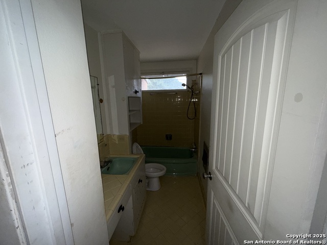 Image 13 of 24 For 914 San Angelo