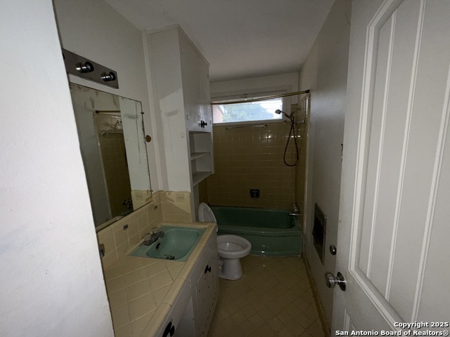 Image 14 of 24 For 914 San Angelo