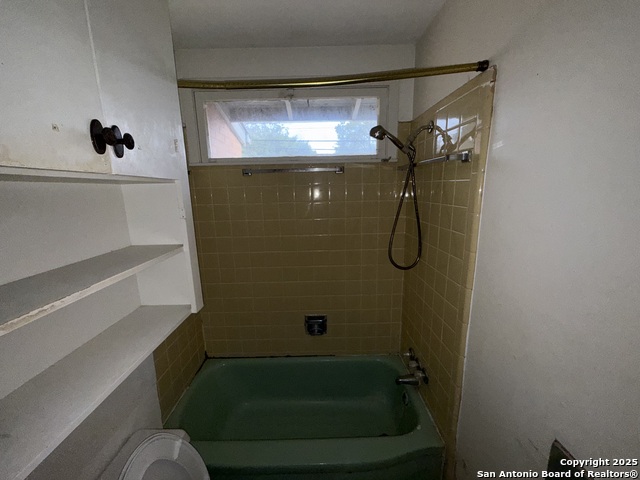 Image 15 of 24 For 914 San Angelo