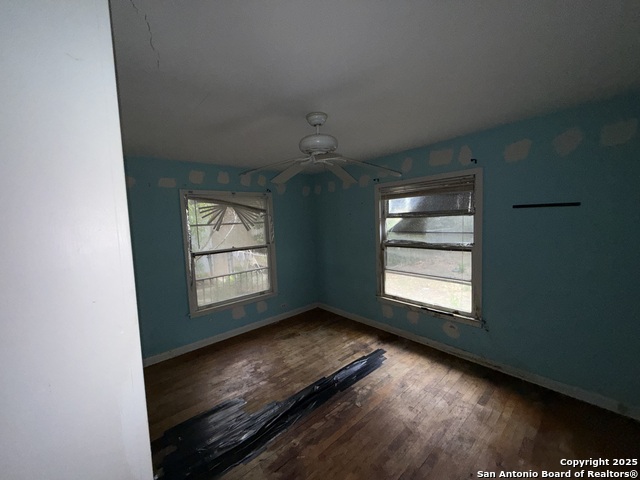 Image 17 of 24 For 914 San Angelo