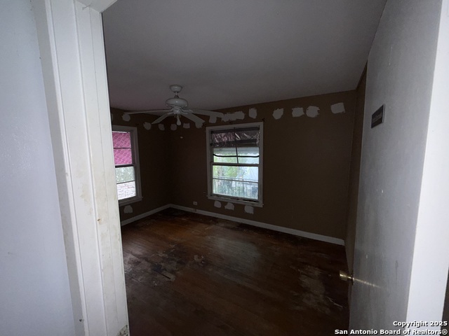 Image 18 of 24 For 914 San Angelo