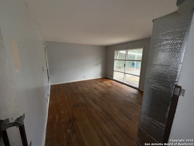 Image 20 of 24 For 914 San Angelo