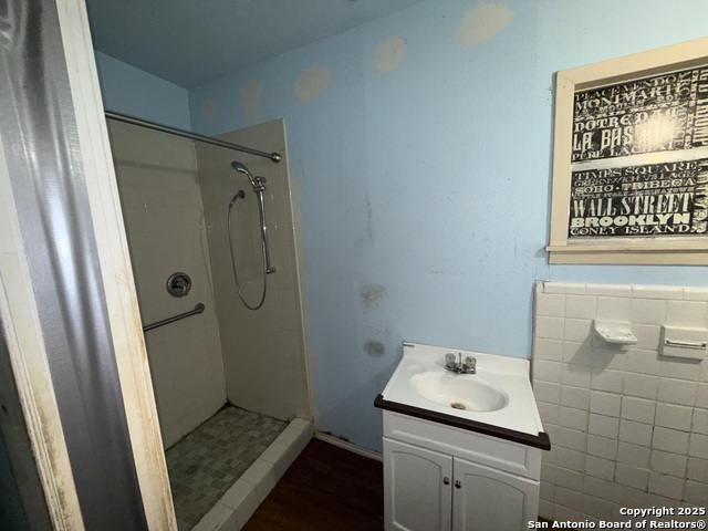 Image 9 of 24 For 914 San Angelo