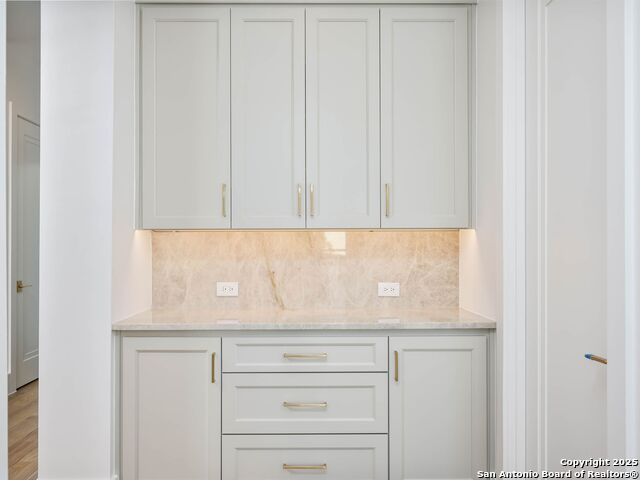 Listing photo id 14 for 21511 Privada Avila