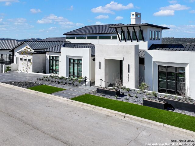 Listing photo id 0 for 21511 Privada Avila