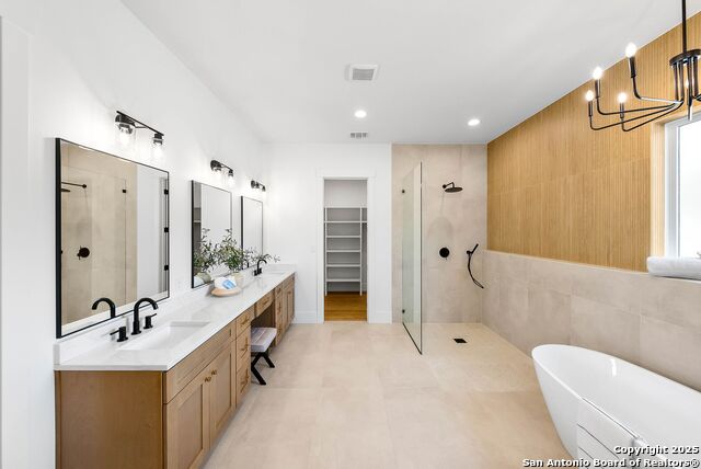 Image 24 of 56 For 456 Rio Azul Dr