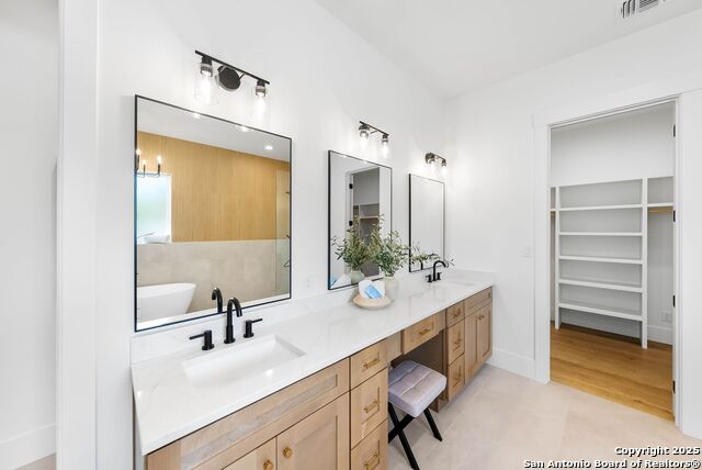 Image 25 of 56 For 456 Rio Azul Dr