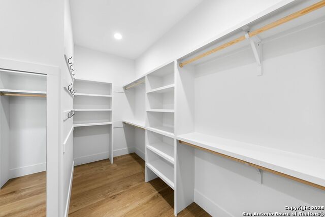 Image 29 of 56 For 456 Rio Azul Dr