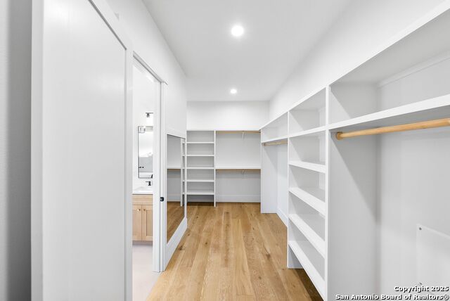 Image 31 of 56 For 456 Rio Azul Dr