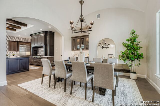 Listing photo id 8 for 6907 Bluff Run