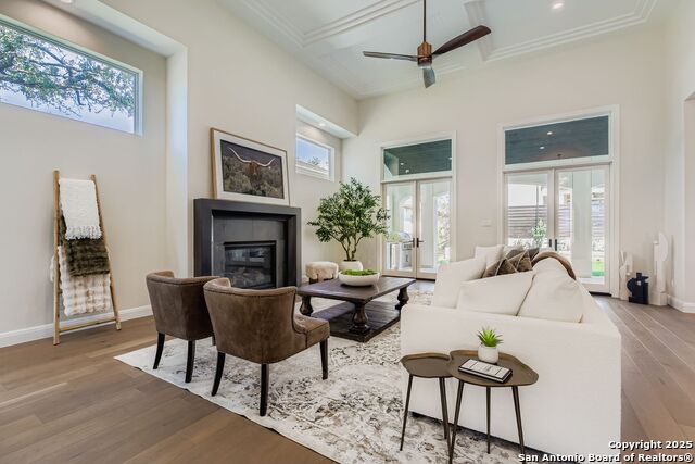 Listing photo id 2 for 6907 Bluff Run