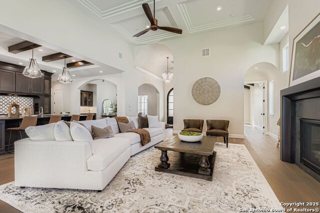 Listing photo id 4 for 6907 Bluff Run