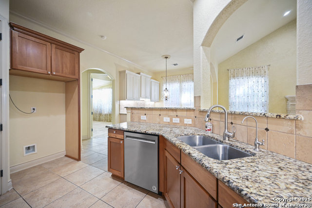 Image 12 of 29 For 13806 Oakview Cove