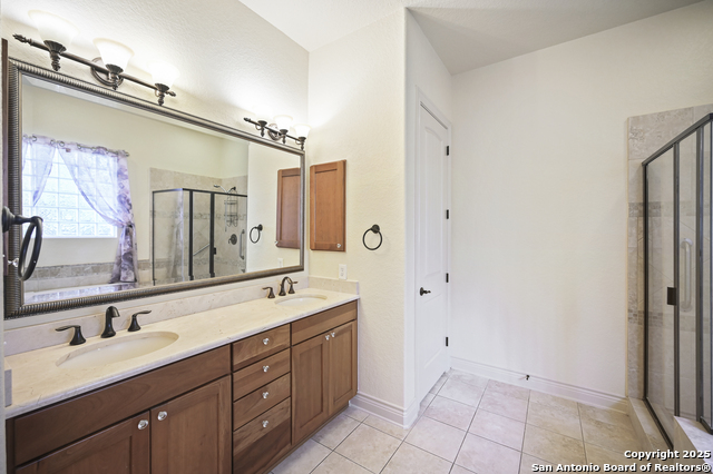 Image 15 of 29 For 13806 Oakview Cove