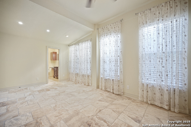 Image 17 of 29 For 13806 Oakview Cove