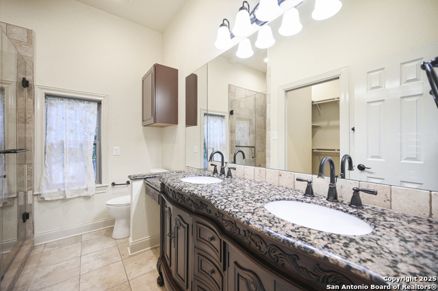 Image 19 of 29 For 13806 Oakview Cove