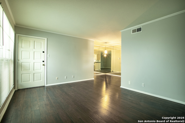 Image 5 of 15 For 2300 Nacogdoches Rd  Unit 101 A