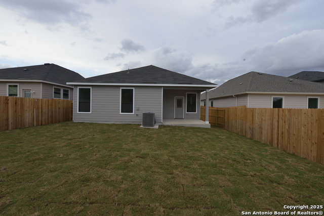 Image 17 of 25 For 131 Granite Shores E