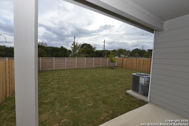 Image 18 of 25 For 131 Granite Shores E