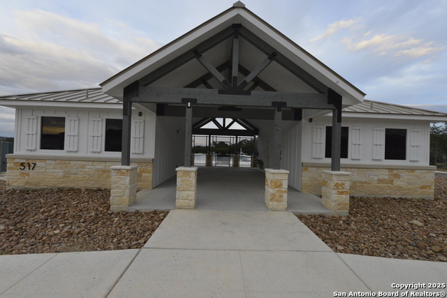 Image 19 of 25 For 131 Granite Shores E