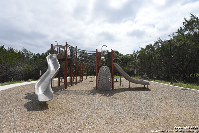 Image 21 of 25 For 131 Granite Shores E