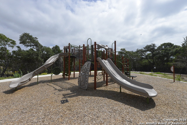 Image 22 of 25 For 131 Granite Shores E