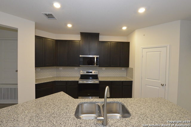 Image 3 of 25 For 131 Granite Shores E